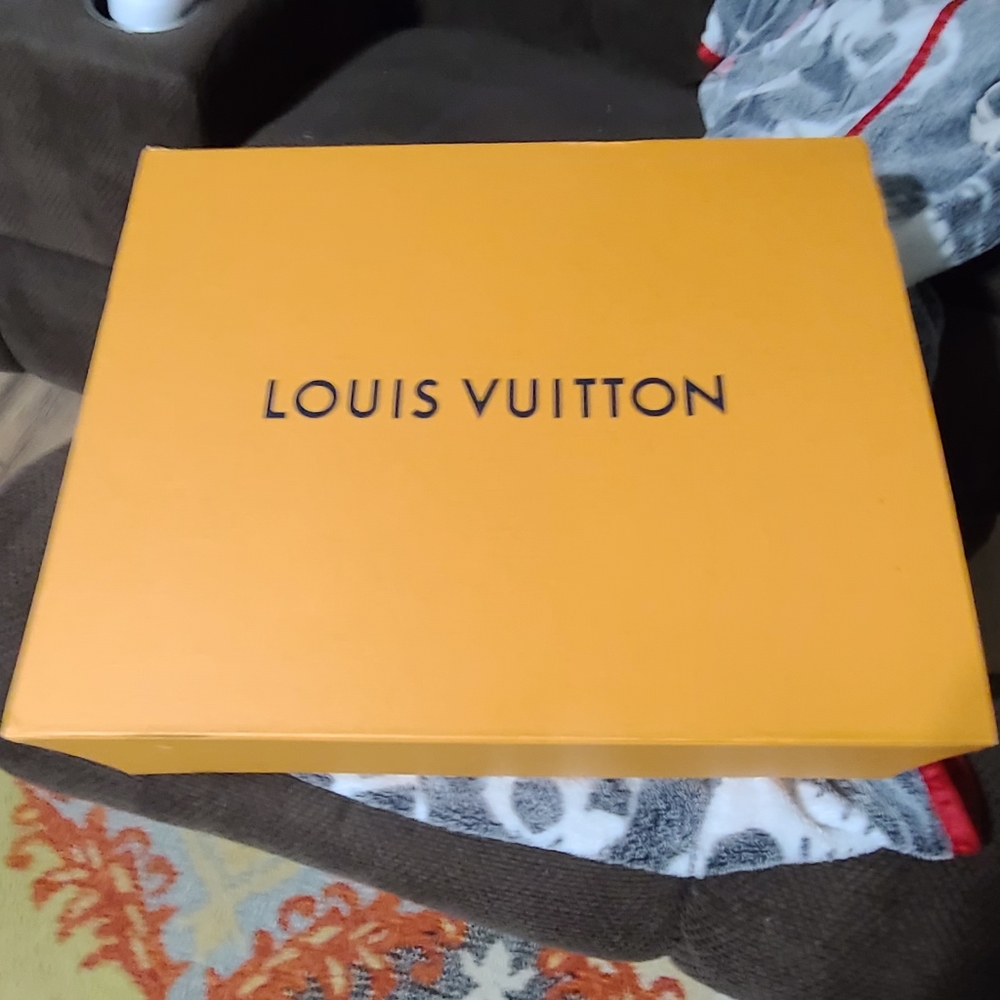 Authentic Louis Vuitton Crossbody Purse
